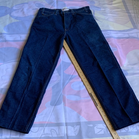 Vintage Levi’s 540 Relaxed Fit 34x27 Medium to Dark wash - Picture 2 of 13